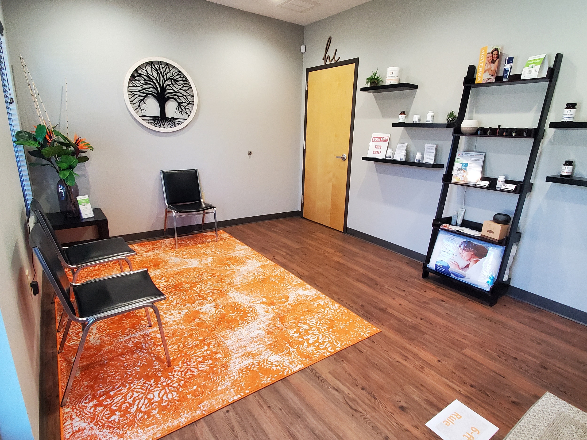 the-allergy-and-spine-center-hendersonville-tn-dr-brittany-bowers-chiropractic-acupuncture-allergy-testing-front-lobby-entrance-waiting-area-2